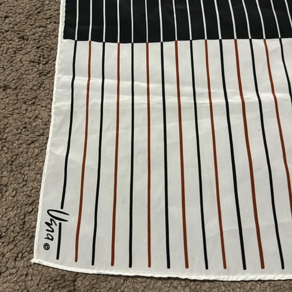 Vintage Vera Neumann Scarf-Black/White/Rust-21x20-EUC-Intact Tags - Picture 12 of 14
